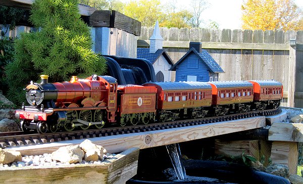 Lionel's 'G gauge' battery-powered Hogwarts Express on the New Boston and Donnels Creek Railroad. Not to be confused with the 'Ready to Play' version which runs on 2 inch track. Click for bigger photo.